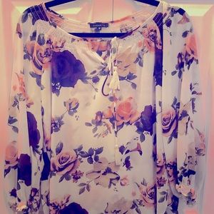 DYNAMITE Floral Top